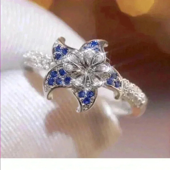 Beautiful 925 Silver Blue Sapphire Diamond Flower Ring - Picture 4 of 5